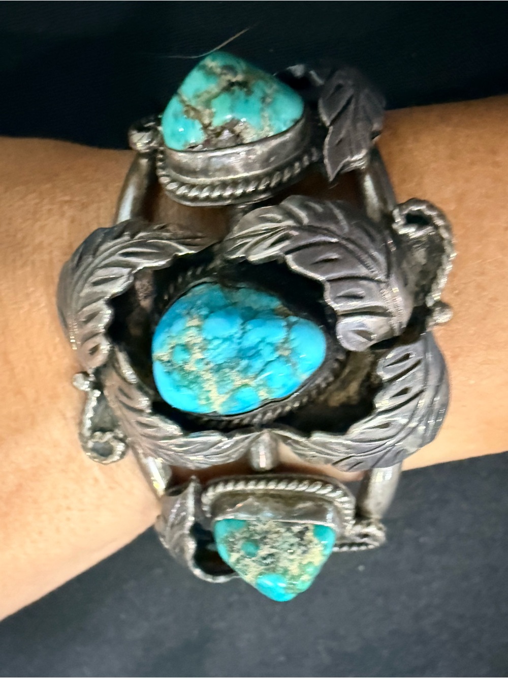 Vntg Native AmericanTurquoise Stone Leaf Cuff Bracelet - Blue Turquoise